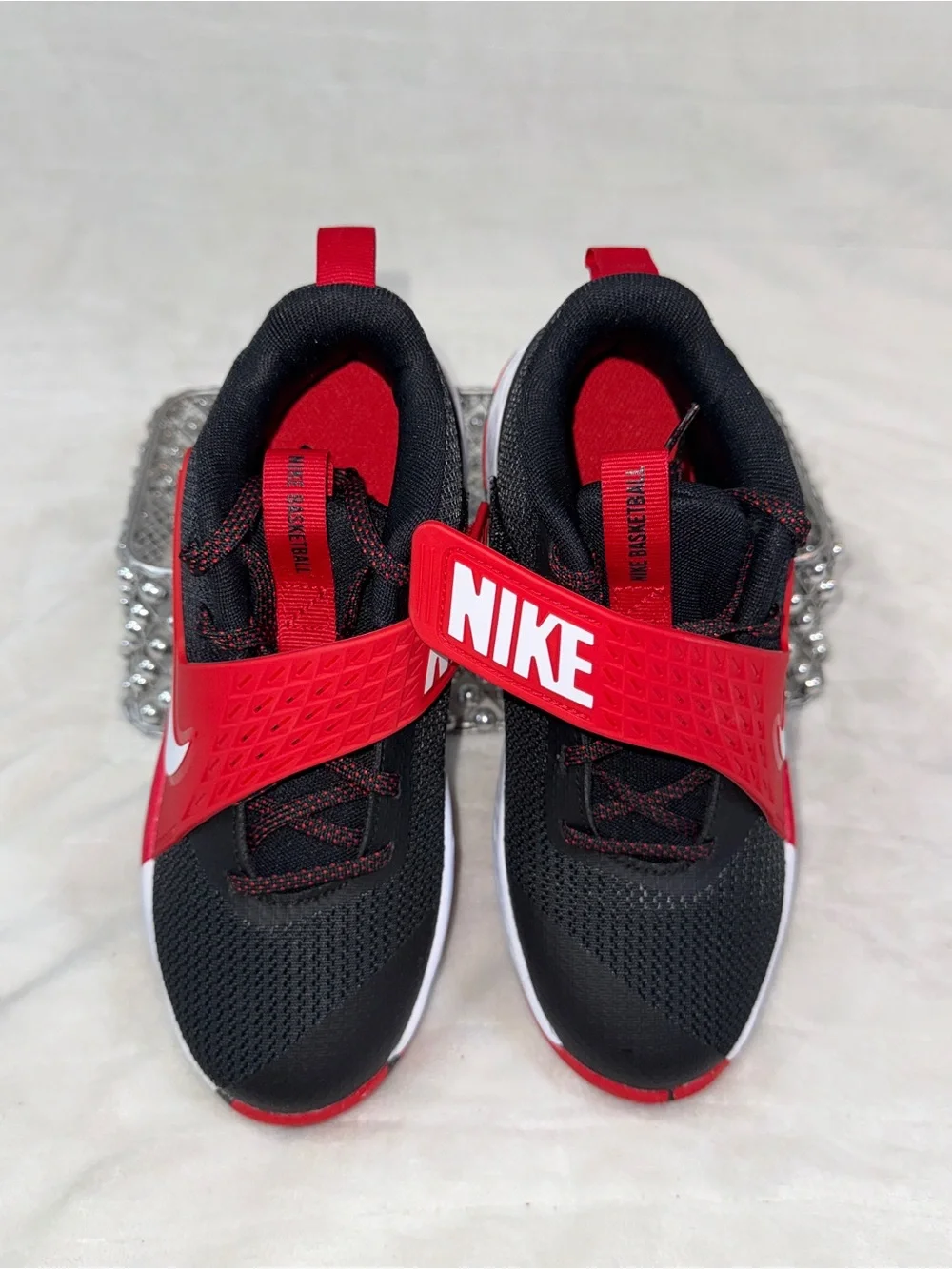 Nike Team Hustle D 12 Black University Red Sz 3.5Y/Wmns 5 HF6279-001 🏀❤️